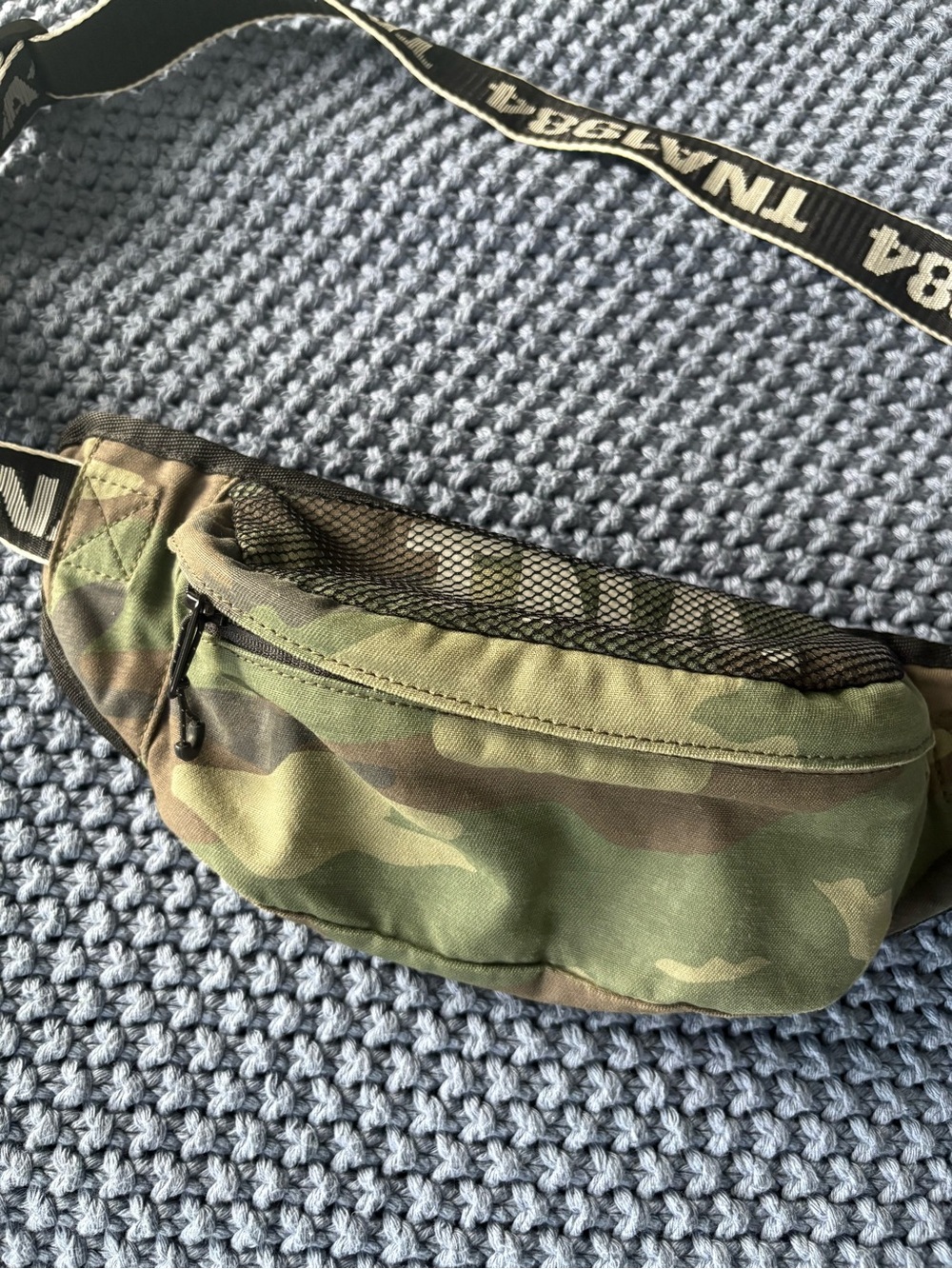 Aritzia TNA Camo Fanny Pack
